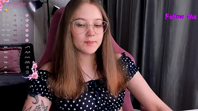 Snapshot of bunny_bubble chatting on October 31, 2025, 11:22 pm bunny bubble online show from October 31, 2025, 11:22 pm