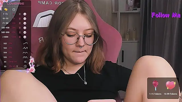 Snapshot of bunny_bubble chatting on January 21, 2025, 12:15 am bunny bubble online show from January 21, 2025, 12:15 am