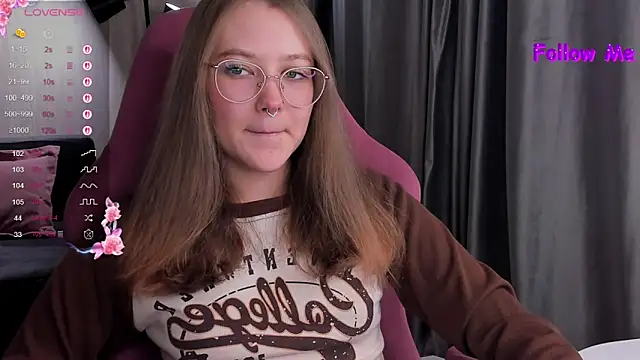 Snapshot of bunny_bubble chatting on October 7, 2025, 11:06 pm bunny bubble online show from October 7, 2025, 11:06 pm