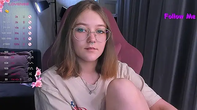 Snapshot of bunny_bubble chatting on February 26, 2025, 1:36 am bunny bubble online show from February 26, 2025, 1:36 am