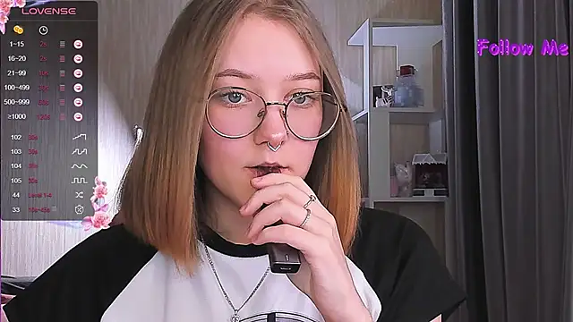 Snapshot of bunny_bubble chatting on December 29, 2024, 12:41 am bunny bubble online show from December 29, 2024, 12:41 am