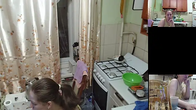 Sakura Green online show from November 2, 2025, 4:39 am