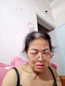 Snapshot of Hotestlove chatting on May 11, 2026, 2:40 pm Hotestlove online show from May 11, 2026, 2:40 pm