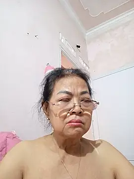 Snapshot of Hotestlove chatting on May 5, 2026, 10:18 am Hotestlove online show from May 5, 2026, 10:18 am
