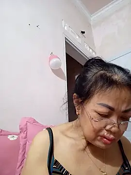 Snapshot of Hotestlove chatting on May 11, 2026, 2:45 pm Hotestlove online show from May 11, 2026, 2:45 pm
