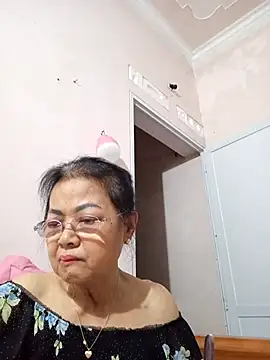 Snapshot of Hotestlove chatting on May 5, 2026, 10:24 pm Hotestlove online show from May 5, 2026, 10:24 pm