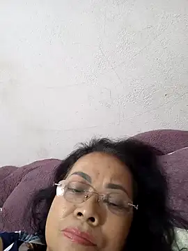 Hotestlove online show from November 17, 2025, 10:58 pm