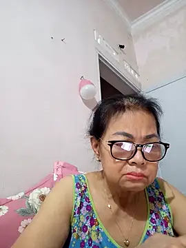 Snapshot of Hotestlove chatting on April 29, 2026, 10:27 pm Hotestlove online show from April 29, 2026, 10:27 pm