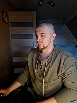 Foxyshaved online show from April 4, 2026, 5:14 am