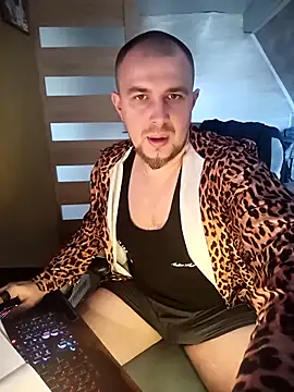 Foxyshaved online show from April 8, 2026, 5:20 am