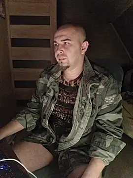 Foxyshaved online show from November 12, 2025, 3:43 am