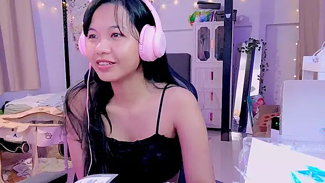 Kana G online show from March 17, 2025, 1:29 pm