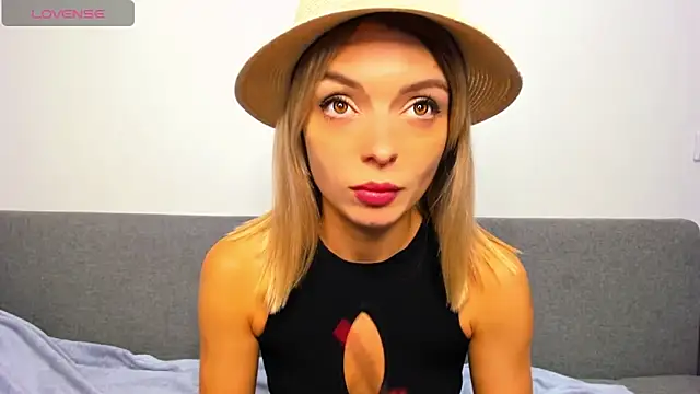 Snapshot of _ellen_meow_ chatting on October 26, 2025, 8:53 pm ellen meow online show from October 26, 2025, 8:53 pm