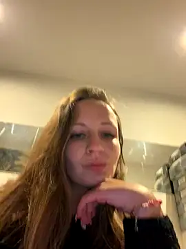 Snapshot of emma4xxx chatting on November 22, 2025, 7:02 pm emma4xxx online show from November 22, 2025, 7:02 pm