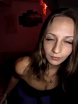 Snapshot of emma4xxx chatting on October 19, 2025, 7:16 pm emma4xxx online show from October 19, 2025, 7:16 pm