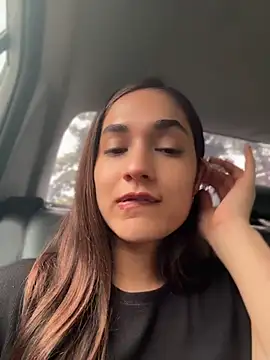 Snapshot of CuteeRose chatting on May 25, 2026, 5:00 pm CuteeRose online show from May 25, 2026, 5:00 pm