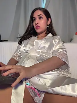 Snapshot of CuteeRose chatting on May 8, 2026, 4:22 pm CuteeRose online show from May 8, 2026, 4:22 pm