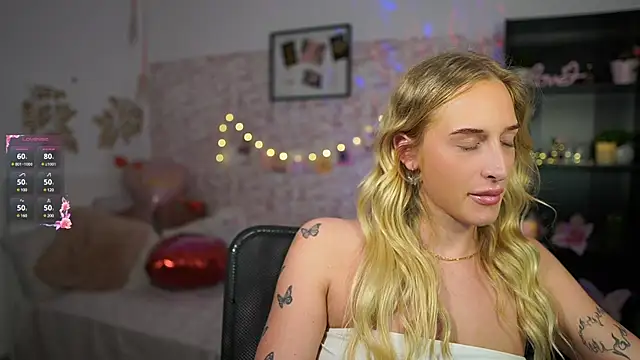 Nicolette  Shea  online show from February 16, 2025, 12:43 pm