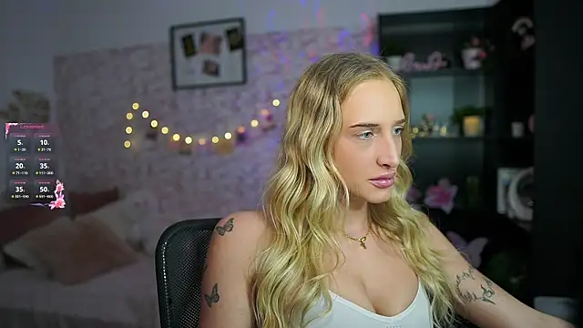 Nicolette  Shea  online show from February 18, 2025, 1:55 pm