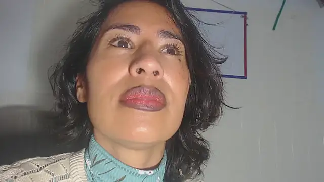 fantasty nylon online show from November 3, 2025, 11:30 pm