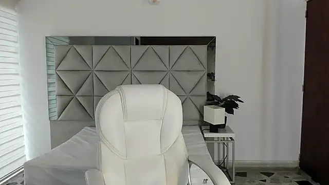 nina pons online show from October 8, 2025, 9:26 pm