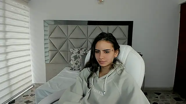 nina pons online show from March 12, 2025, 9:03 pm