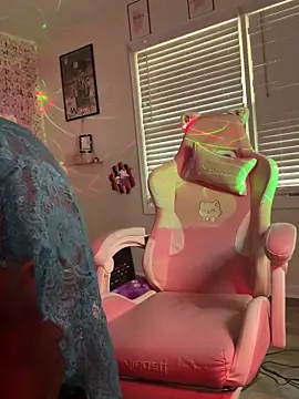 VixenCapri online show from September 8, 2025, 9:36 pm