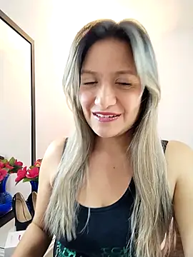 valeriahunter1 online show from November 23, 2025, 10:31 pm