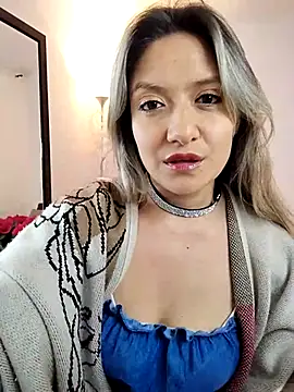 valeriahunter1 online show from October 9, 2025, 10:10 pm