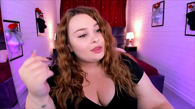 KimberlyMaran online show from September 27, 2025, 1:50 pm