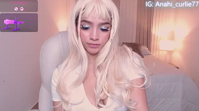 anahi curlie1 online show from March 15, 2025, 7:53 am