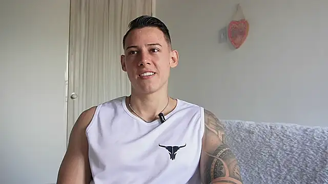 Muscle King Cum online show from May 15, 2026, 1:31 pm