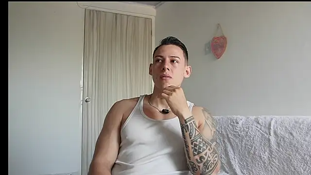 Muscle King Cum online show from May 12, 2026, 1:39 pm