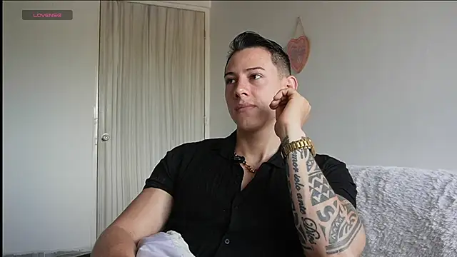 Muscle King Cum online show from June 2, 2026, 1:22 pm