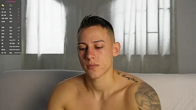 Snapshot of Muscle_King_Cum chatting on November 29, 2025, 1:44 pm Muscle King Cum online show from November 29, 2025, 1:44 pm