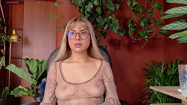Yeriawaddell  online show from May 19, 2026, 8:49 pm