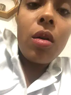 JuanaSimons online show from October 17, 2025, 2:04 am