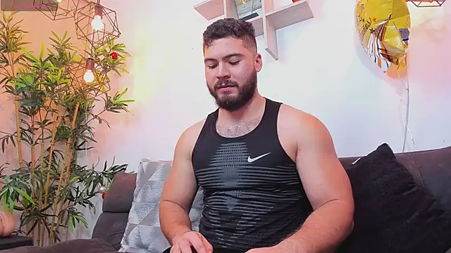 SebastianVilla  online show from April 14, 2026, 10:04 pm