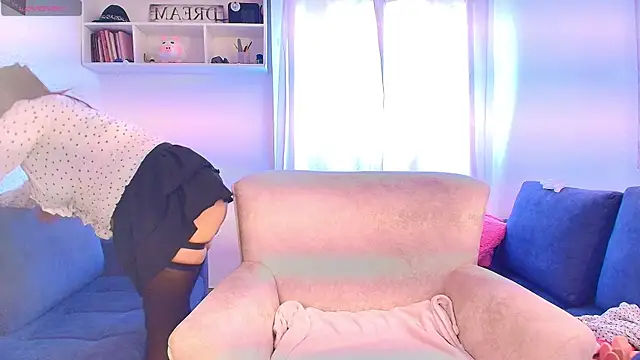 kendrajhonson online show from March 4, 2025, 8:38 pm