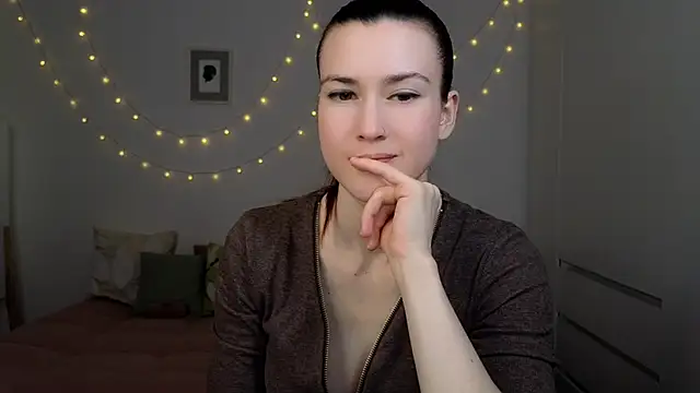 Snapshot of AliciaNewell chatting on February 13, 2026, 2:50 pm AliciaNewell online show from February 13, 2026, 2:50 pm