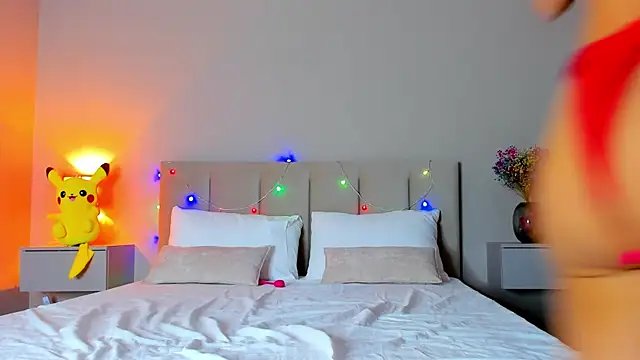 VikkiLustfull online show from February 22, 2025, 4:19 pm