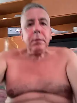 parejamlga58 online show from October 26, 2025, 3:12 pm