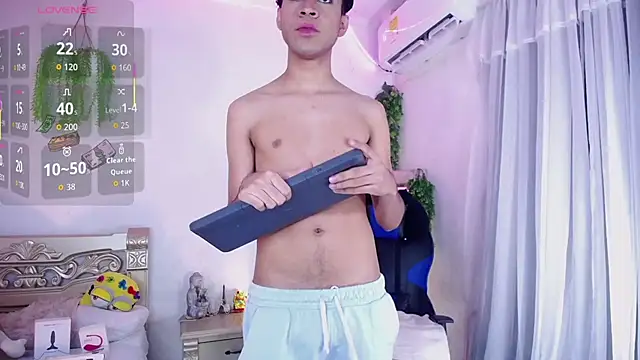 huge armound online show from October 20, 2025, 10:27 am