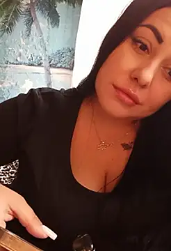 Snapshot of DaisyStreet chatting on October 4, 2025, 11:01 am DaisyStreet online show from October 4, 2025, 11:01 am