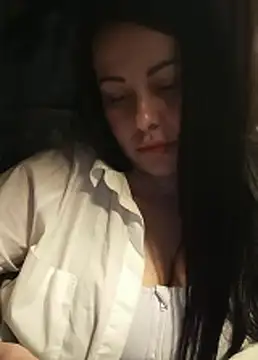 Snapshot of DaisyStreet chatting on March 19, 2025, 8:43 pm DaisyStreet online show from March 19, 2025, 8:43 pm