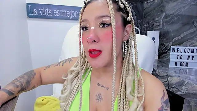 miss danika online show from December 18, 2025, 11:03 am