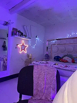 lucianaroy online show from January 14, 2026, 4:05 am