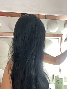 lucianaroy online show from March 17, 2025, 1:03 am