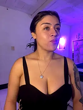 lucianaroy online show from September 10, 2025, 2:43 am