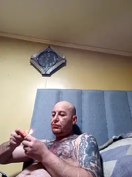 TrainedFinder5 online show from October 6, 2025, 6:52 pm